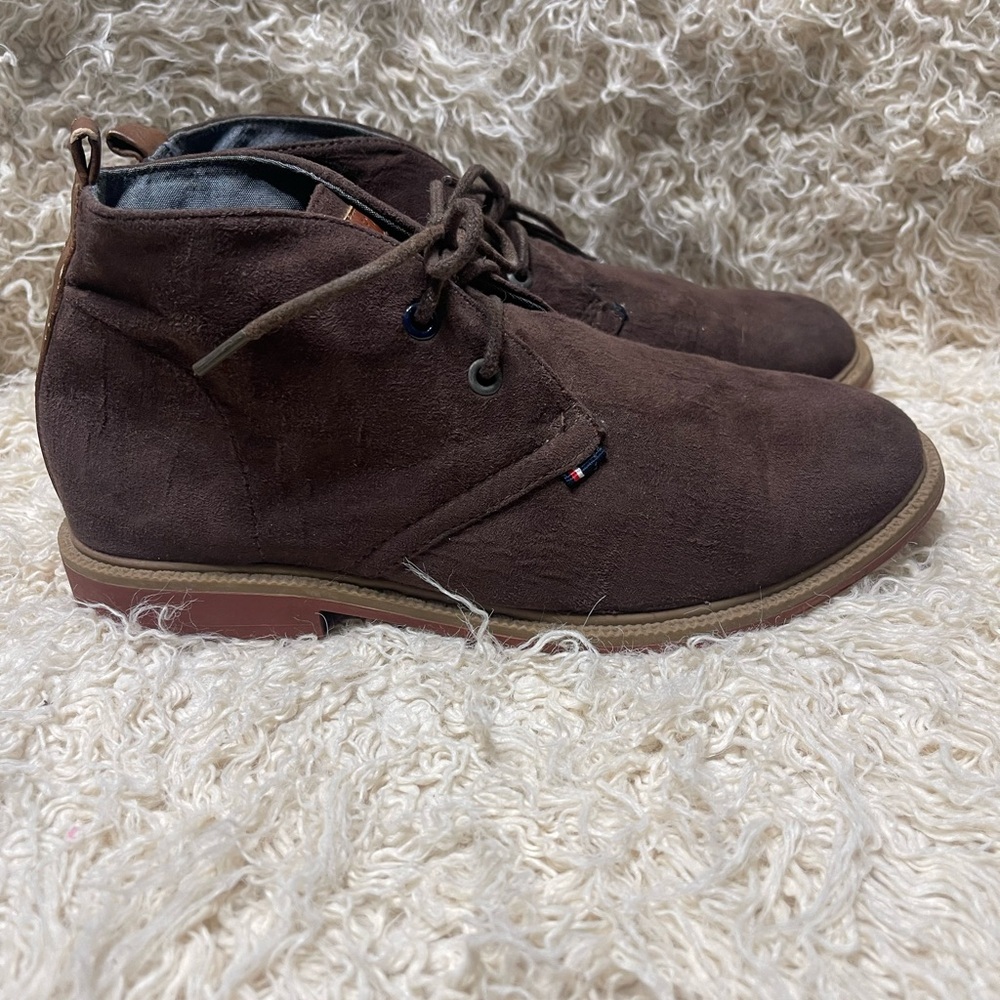 Boys Tommy Hilfiger high top Chukka shoes